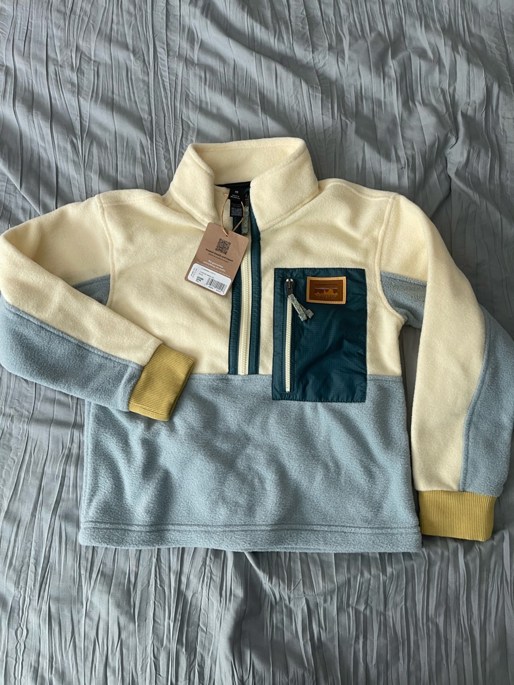 Patagonia Kids Colorblock Pullover Jacket in Cream, Light Blue & Teal